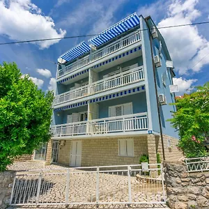  Apartment Podvezanec